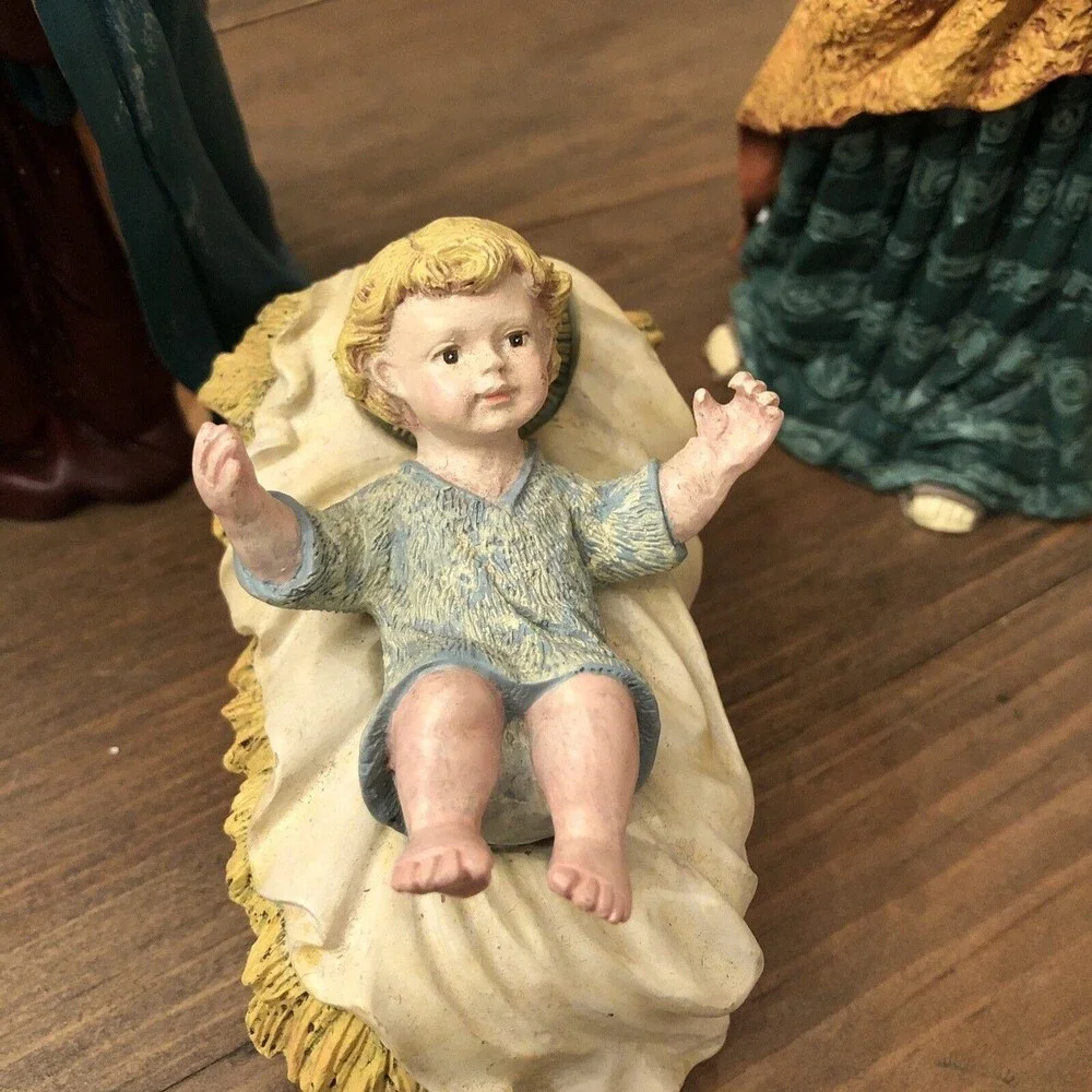 VINTAGE FLAMBRO RENAISSANCE NATIVITY RESIN JOSEPH MARY JESUS FIGURINES 1991